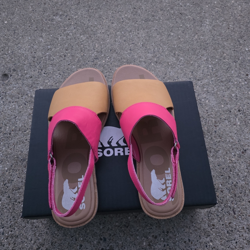 Sorel Women's Pink and Tan Size 7  Sandals - Picture 7 of 12